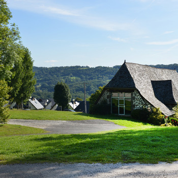 AUTOUR  DU CENTRE